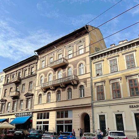 Travelers Award Winning Place In The Heart Of Budapest Apartment Kamilla Esterno foto